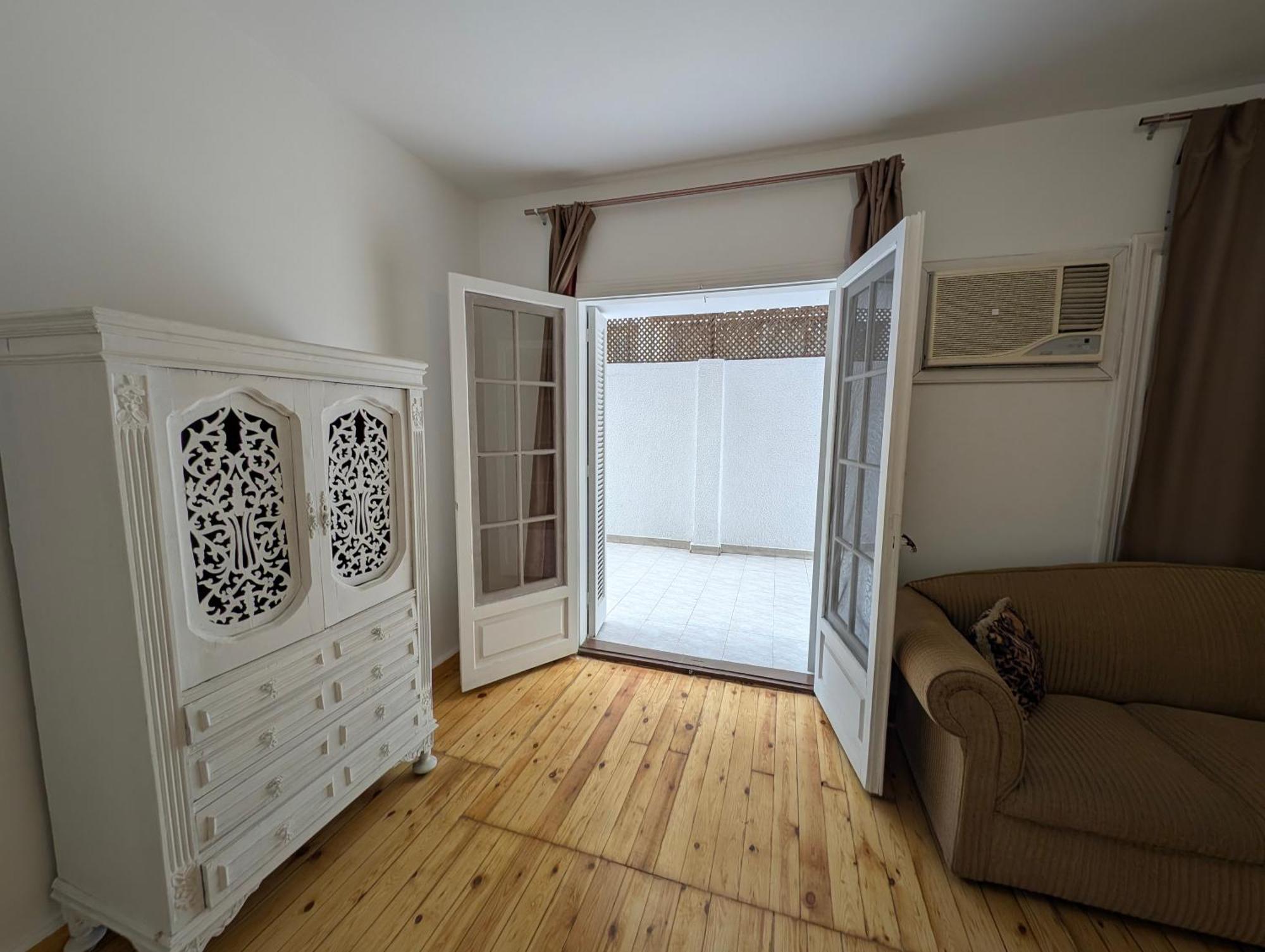 35 Apartment *