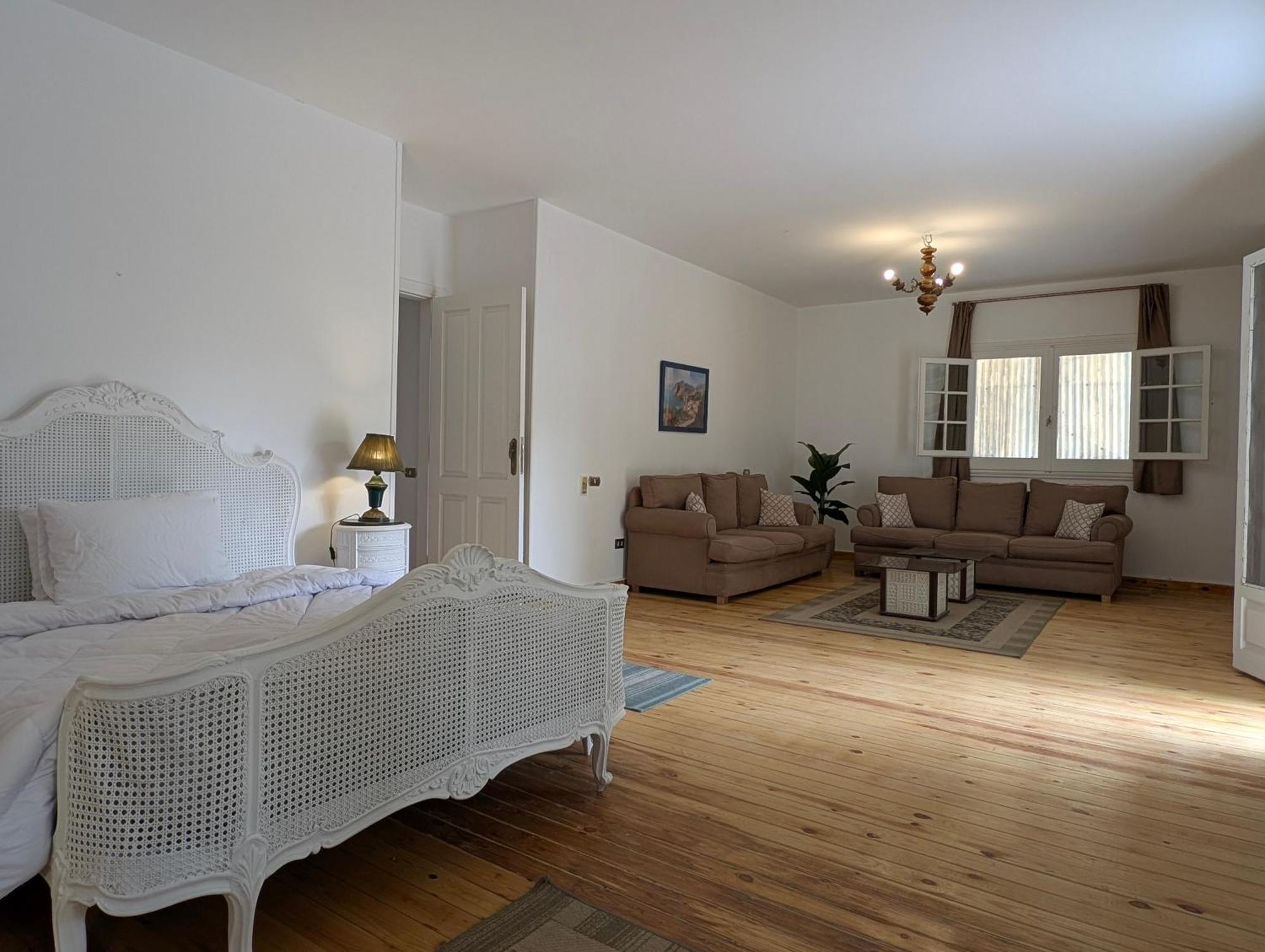 35 Apartment *